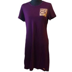 CALVIN KLEIN T-SHIRT DRESS EGGPLANT GOLD SIZE MEDIUM NEW WITH TAGS